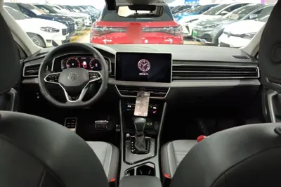 Volkswagen Tiguan X 2023, 32200 км, за 20629 USD - фото 12