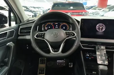 Volkswagen Tiguan X 2023, 32200 км, за 20629 USD - фото 13