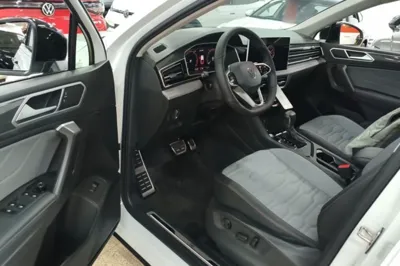 Volkswagen Tiguan X 2023, 32200 км, за 20629 USD - фото 18