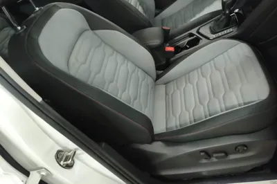 Volkswagen Tiguan X 2023, 32200 км, за 20629 USD - фото 19