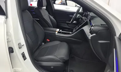 Mercedes-Benz C-Class 2024, 38131 км, за 28817.12 USD - фото 11
