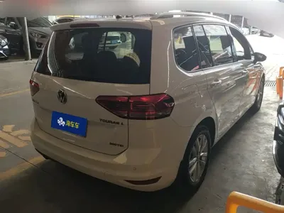 Volkswagen Touran 2017, 78300 км, за 7348.45 USD