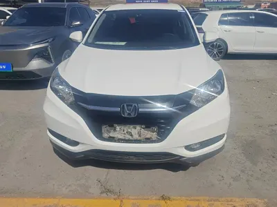 Honda Vezel 2018, 53900 км, за 7363.2 USD