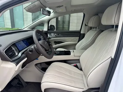 Denza Denza D9 2024, 16000 км, за 29399.08 USD