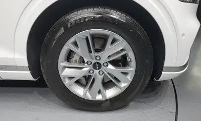 Genesis GV70 2025, 23571 км, за 66065.4 USD