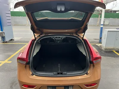 Volvo V40 2014, 199200 км, за 6368 USD - фото 12