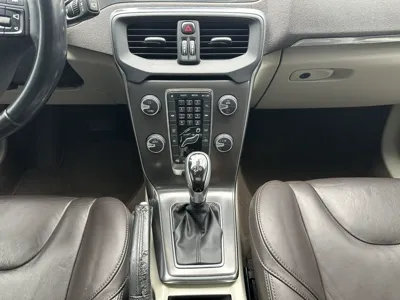 Volvo V40 2014, 199200 км, за 6368 USD - фото 18