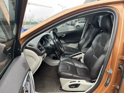 Volvo V40 2014, 199200 км, за 6368 USD - фото 19