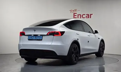 Tesla Model Y 2023, 26428 км, за 27296.43 USD