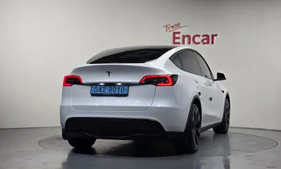 Tesla Model Y 2023, 26428 км, за 27296.43 USD