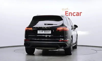 Porsche Cayenne 2015, 251589 км, за 15032.17 USD