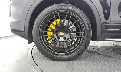 Porsche Cayenne 2015, 251589 км, за 15032.17 USD