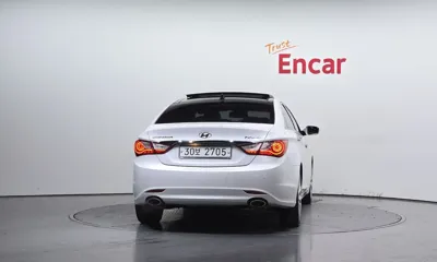 Hyundai Sonata 2011, 147304 км, за 2565.12 USD