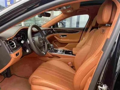 Bentley Flying Spur 2020, 23000 км, за 277805.09 USD
