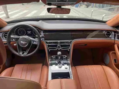 Bentley Flying Spur 2020, 23000 км, за 277805.09 USD - фото 7