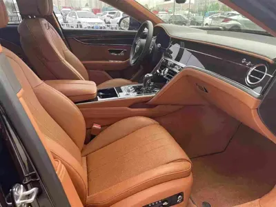 Bentley Flying Spur 2020, 23000 км, за 277805.09 USD - фото 8