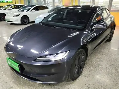 Tesla Model 3 · 2024 год