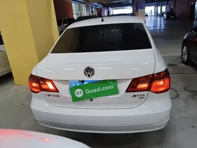 Volkswagen Jetta 2016, 35200 км, за 3178.28 USD