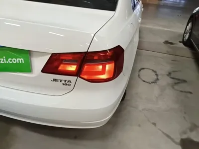 Volkswagen Jetta 2016, 35200 км, за 3178.28 USD - фото 24