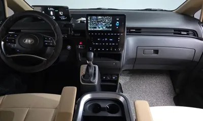 Hyundai Staria 2025, 7622 км, за 21368.09 USD - фото 7