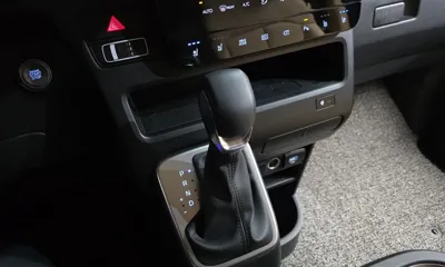 Hyundai Staria 2025, 7622 км, за 21368.09 USD - фото 9