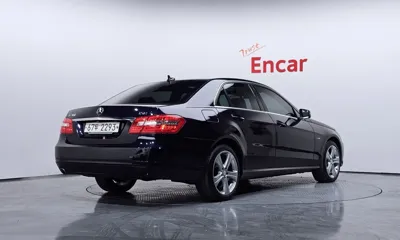Mercedes-Benz E-Class 2011, 97118 км, за 3311.26 USD