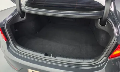 Hyundai Grandeur 2018, 107731 км, за 10744.28 USD - фото 31