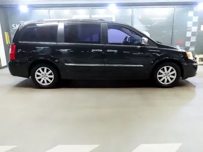Chrysler Grand Voyager 2014, 133736 км, за 6116.81 USD