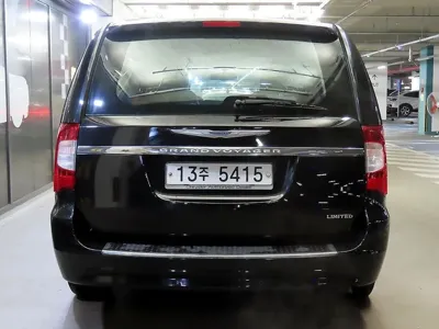 Chrysler Grand Voyager 2014, 133736 км, за 6116.81 USD