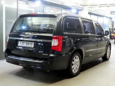 Chrysler Grand Voyager 2014, 133736 км, за 6116.81 USD