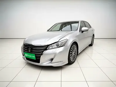 Toyota Crown 2018, 128000 км, за 14760.69 USD