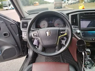 Toyota Crown 2018, 128000 км, за 14760.69 USD