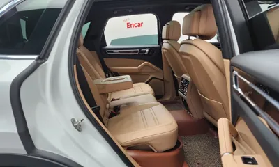 Porsche Cayenne 2019, 53028 км, за 44659.31 USD - фото 10