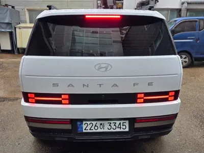 Hyundai Santafe 2025, 2050 км, за 17945.16 USD