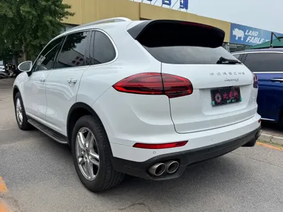Porsche Cayenne 2015, 83000 км, за 29134.22 USD