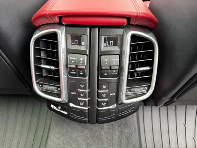 Porsche Cayenne 2015, 83000 км, за 29134.22 USD - фото 17