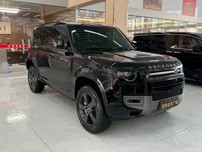 Land Rover Defender 2024, 34000 км, за 96819.78 USD