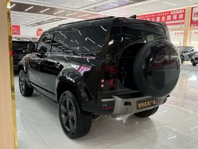 Land Rover Defender 2024, 34000 км, за 96819.78 USD