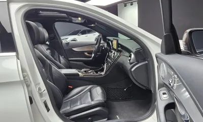 Mercedes-Benz C-Class 2016, 118137 км, за 24222.13 USD - фото 11