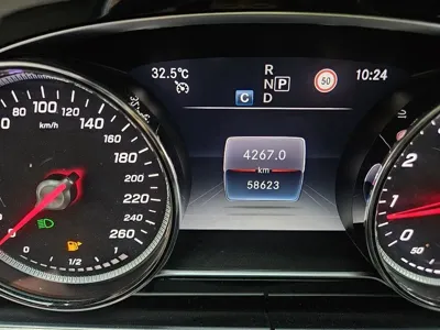 Mercedes-Benz E-Class 2020, 58309 км, за 15276.6 USD - фото 13