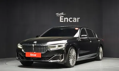 BMW 7-Series · 2021 год