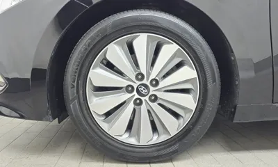 Hyundai Grandeur 2015, 177953 км, за 4618.43 USD