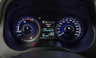 Hyundai Grandeur 2015, 177953 км, за 4618.43 USD - фото 8