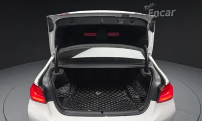 BMW 5-Series 2020, 79173 км, за 18905.08 USD - фото 20