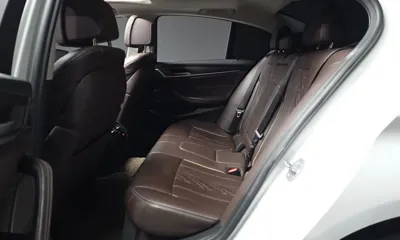 BMW 5-Series 2020, 79173 км, за 18905.08 USD - фото 26