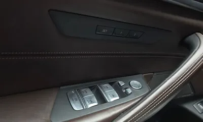 BMW 5-Series 2020, 79173 км, за 18905.08 USD - фото 32