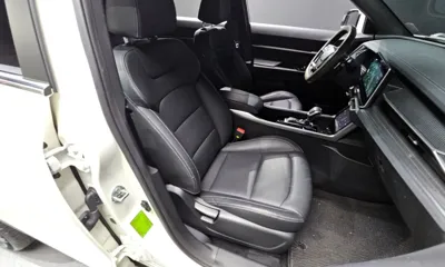 KG_Mobility_Ssangyong Torres 2023, 54219 км, за 11069.87 USD - фото 19