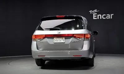 Honda Odyssey 2016, 105498 км, за 8645.9 USD - фото 4