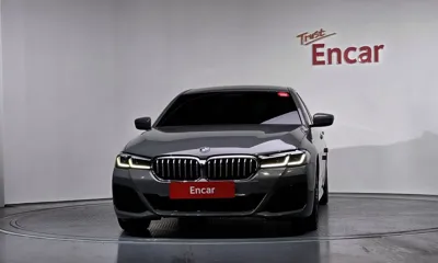 BMW 5-Series 2022, 42457 км, за 31721.83 USD