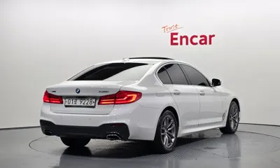 BMW 5-Series 2018, 91000 км, за 17824.63 USD